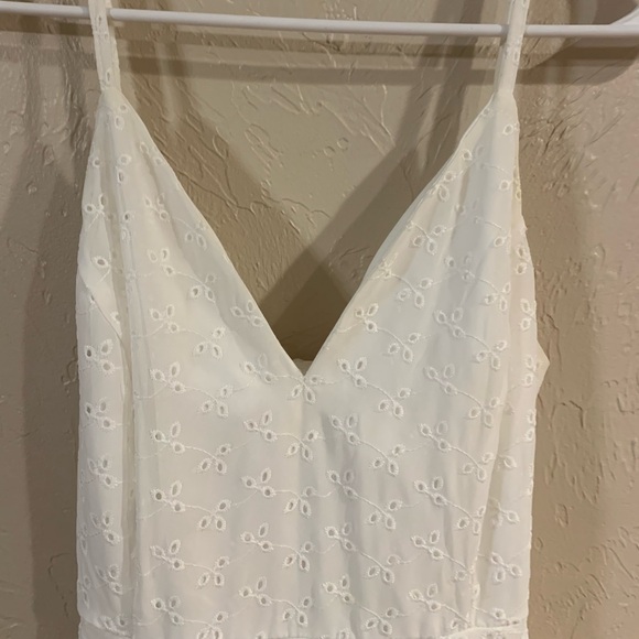 Windsor White Ruffled Dress - Picture 9 of 11